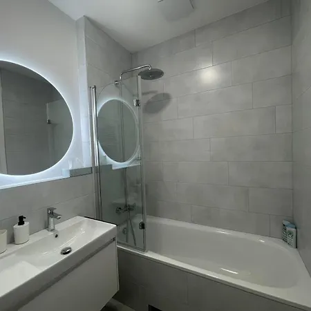 Sag In The Heart Of The Old Town Free Parking Free Wi-fi Apartment